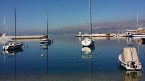 Apartment, Smoking - Apartments Lile - 30 m From Beach (Postira)
