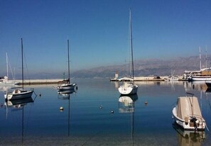 3 bedrooms - Apartments Lile - 30 m From Beach (Postira)