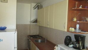 Apartment, Smoking - Apartments Danijela - 200 m From Beach (Kastela)