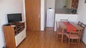 Apartment, Smoking - Apartments Danijela - 200 m From Beach (Kastela)