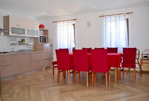 Maison, fumeur | 4 chambres