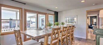 Rhode Island Haven: Walk to Greenwich Bay!