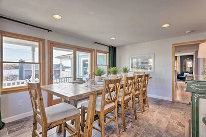 Rhode Island Haven: Walk to Greenwich Bay!