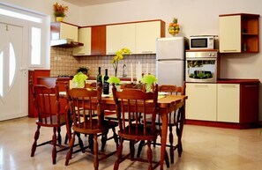 Casa, para fumantes | 5 quartos