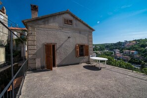 House | 2 bedrooms - Holiday Houses, Villas Hoda (Vrbnik)