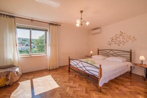 House | 2 bedrooms - Holiday Houses, Villas Hoda (Vrbnik)