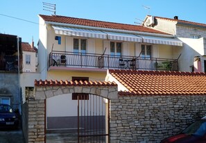 Apartamento, para fumantes | 2 quartos