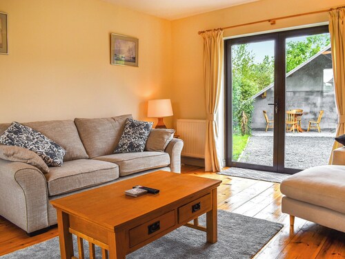 4 bedroom accommodation in Chilton Polden, near Glastonbury