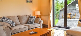 4 bedroom accommodation in Chilton Polden, near Glastonbury