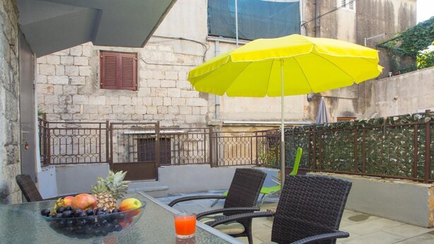 2 bedrooms - Apartments Zdrav - With big Terrace (Split)