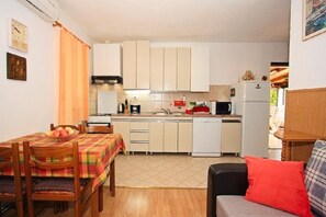 Apartment, Smoking | 3 bedrooms - Apartments Vrilo - 30m From the sea (Supetar)