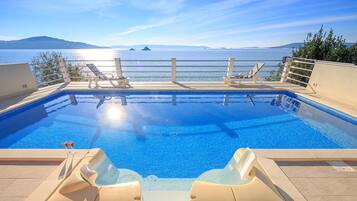 House, Smoking | 4 bedrooms