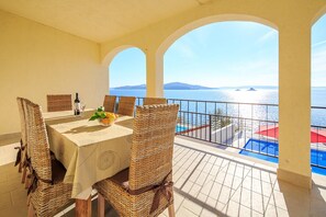 House, Smoking | 4 bedrooms - Holiday Houses, Villas Ante - 6m From the sea (Seget)