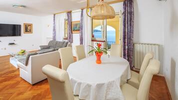 House, Smoking | 4 bedrooms