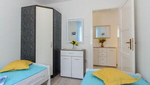 House - Holiday Houses, Villas Mirjana - Beautiful Garden With Barbecue (Trogir)