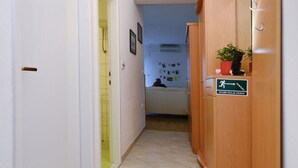 Room - Apartments Zrine - Comfortable With a Balcony (Makarska)