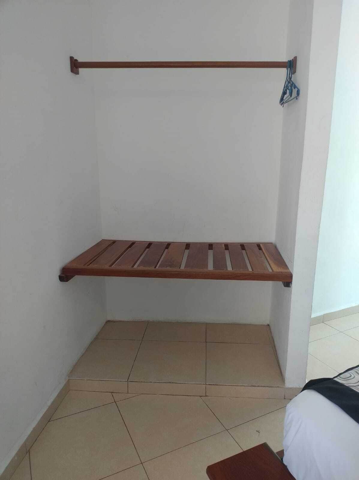 Family Room | Desk, laptop workspace, WiFi (free), bed sheets