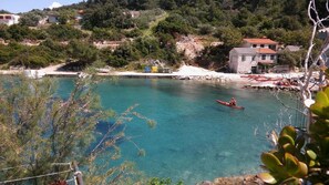 Apartment - Accommodation in Coves Nikola - in Front of the sea (Solta)