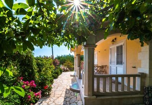 House | 4 bedrooms - Holiday Houses, Villas Mare - Open Pool and Pool for Children (Kastela)