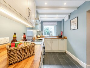 Lava-louças, cadeirão de bebê