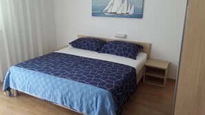 Apartment, Smoking - Apartments Frane - 20 m From Beach (Rab)