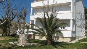 Apartment, Smoking - Apartments Frane - 20 m From Beach (Rab)