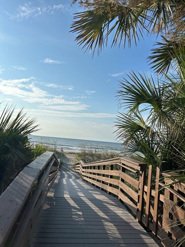 CLOSEST OCEAN COVE VILLA TO THE BEACH - 3 MINUTES WALK  PET FRIENDLY.