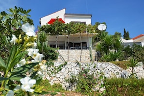House | Exterior - Holiday Houses, Villas Sreća - Terrace With Beautifull View (Okrug)