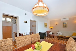 House | 3 bedrooms - Holiday Houses, Villas Sreća - Terrace With Beautifull View (Okrug)