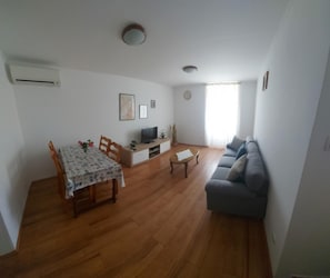 Apartment, Smoking | 2 bedrooms