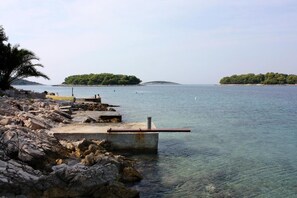 Apartment, Smoking | 3 bedrooms - Apartments Gana - 50 M From the sea (Solta)