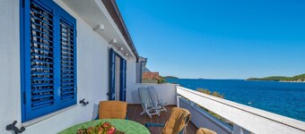 Apartments Modri Dragulj - With Pool