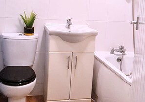 Handtücher, Seife, Toilettenpapier