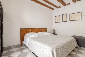 1 bedroom, WiFi, bed sheets - Ancient Stables I (Bergamo)