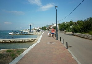 Room - Apartments Ani - 150 m From Pebble Beach (Rab)