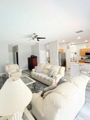 Fernseher, DVD-Player