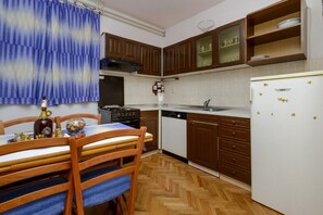 Apartamento, para fumantes | 2 quartos