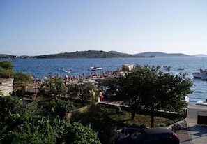 Room - Apartments Ante - 10 m From sea (Vodice)