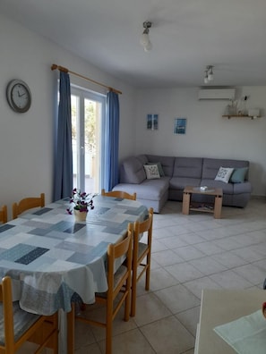 Apartamento, para fumantes | 3 quartos