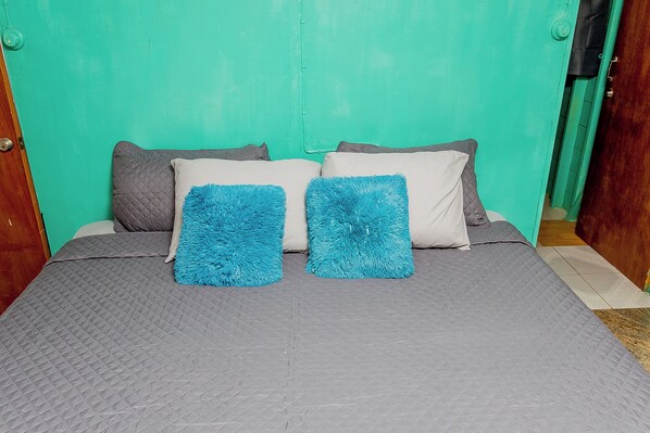 1 bedroom, desk, iron/ironing board, WiFi