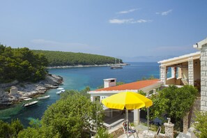Room - Holiday Houses, Villas Villa Bistrana - 15m From sea (Vela Luka)