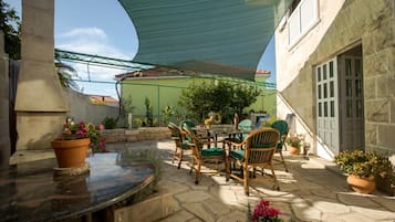 House, Smoking | Exterior