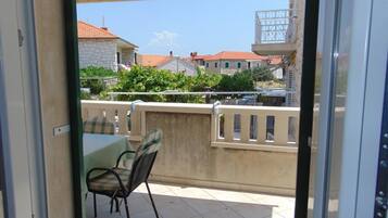 Apartment, Smoking | 3 bedrooms