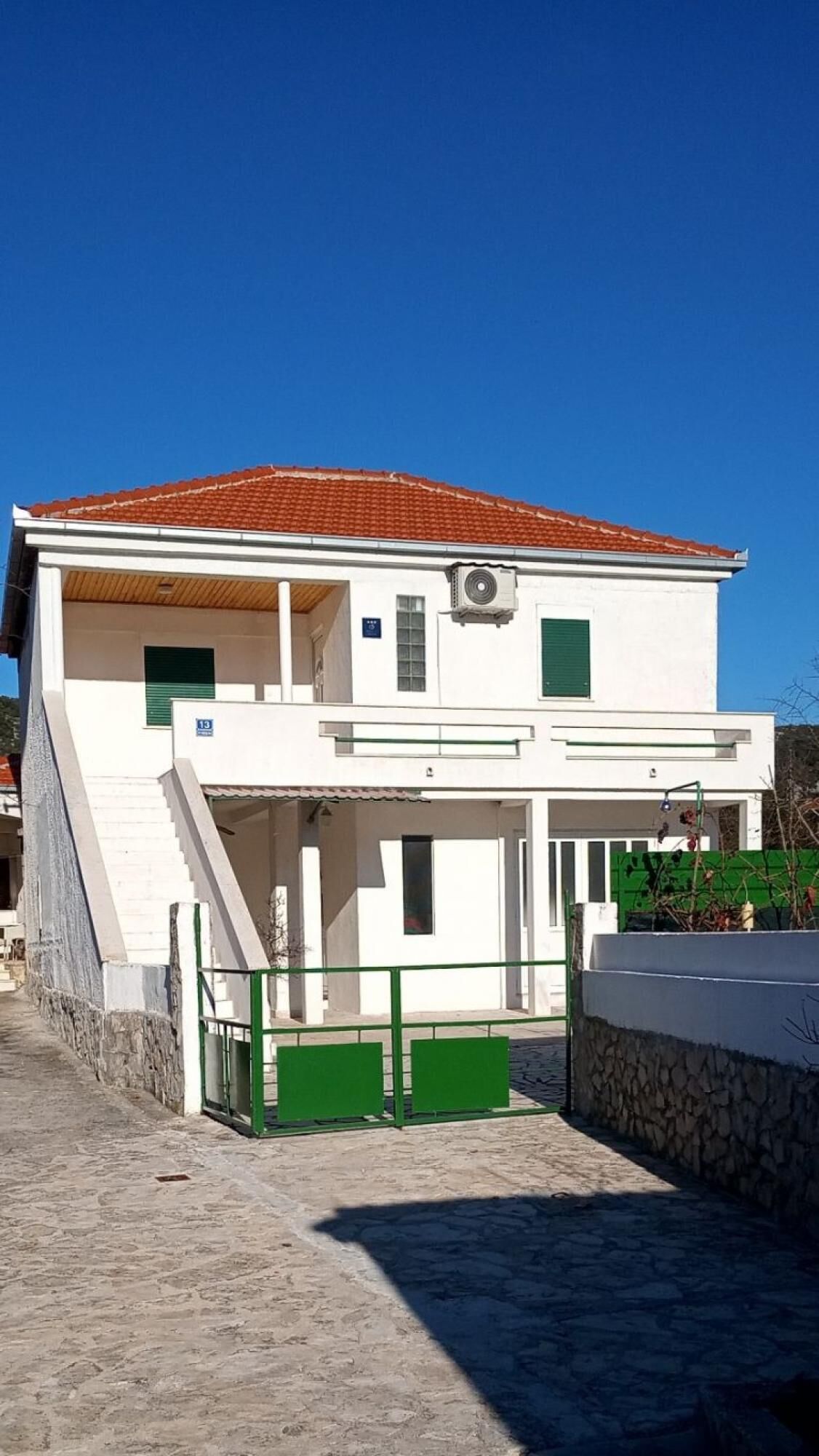 House, Smoking | Exterior