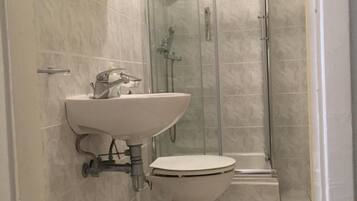 Apartment, Smoking | 3 bedrooms