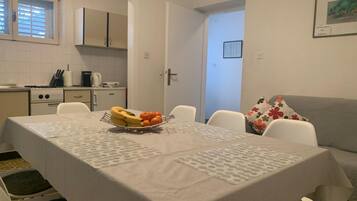 Apartment, Smoking | 3 bedrooms