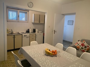Apartamento, para fumantes | 3 quartos