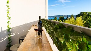 Unclassified image, 3 of 36, button - Apartments Sunny - 100 m From sea (Kastela)