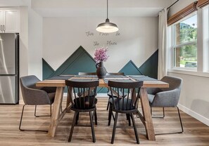 Dining - Serene Peaks | Private Hot Tub | Peaceful (Radium Hot Springs)