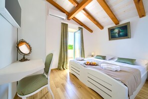 House - Holiday Houses, Villas Villa Bodulova (Dobrinj)